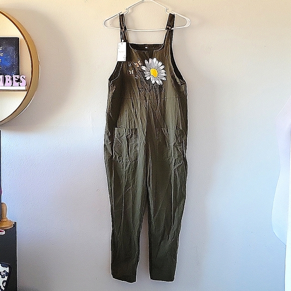 PANTALON jumper with cheetah graphic. NWT Sz. S - Picture 2 of 8